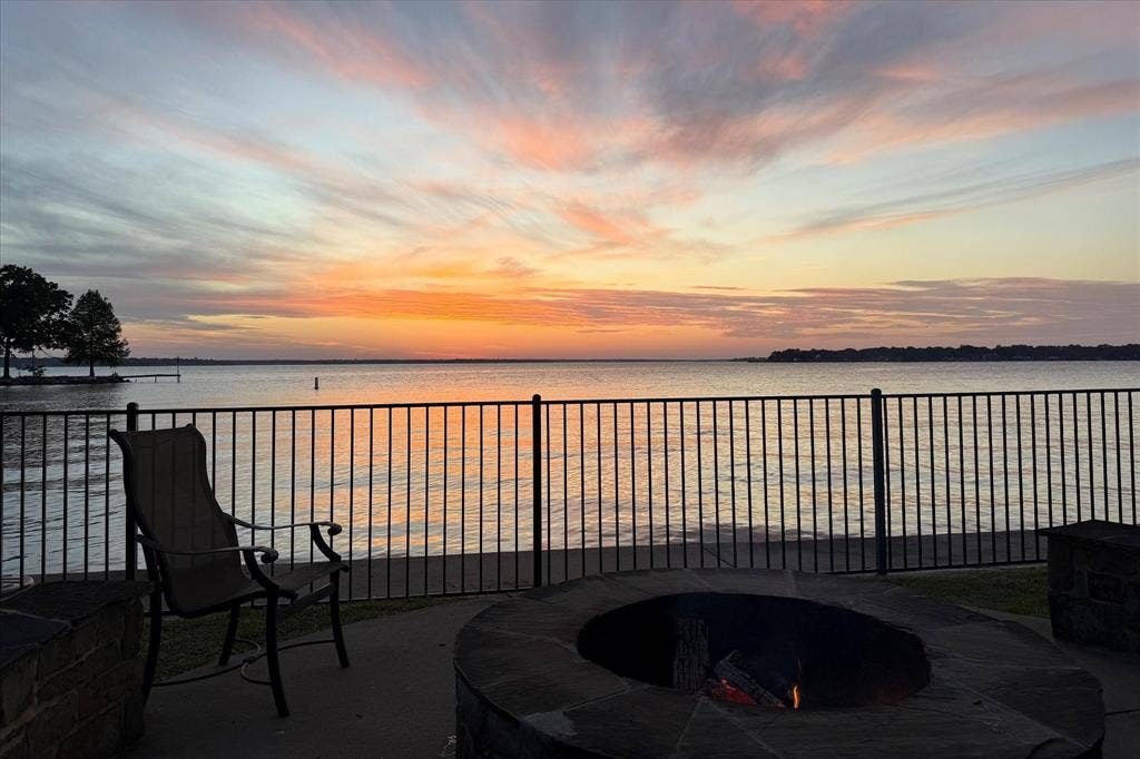 278 Shady Shores Drive, Mabank, TX 75156 Sunset views