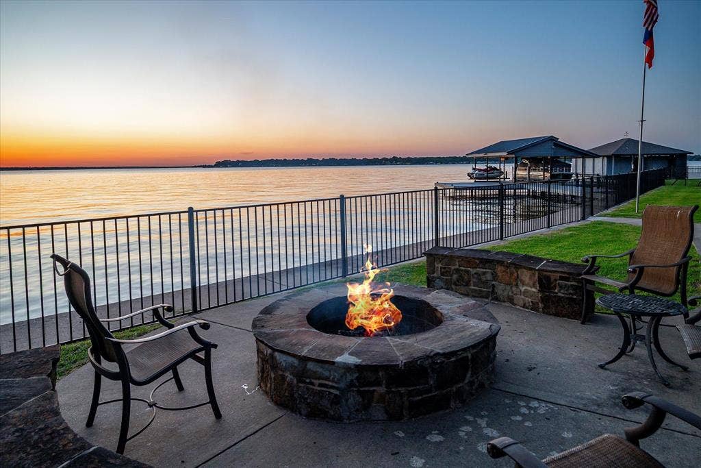 278 Shady Shores Drive, Mabank, TX 75156 Fire pit area