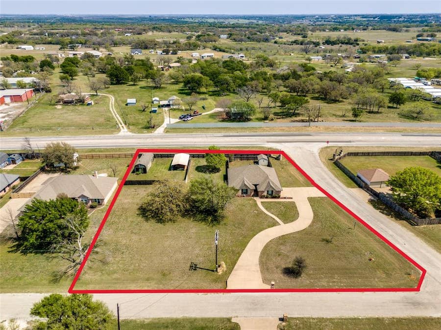 Property photo for 3901 Bonita Court, Granbury, TX