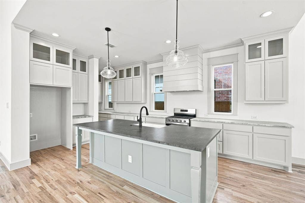409 Garrett Way, Midlothian, TX 76065