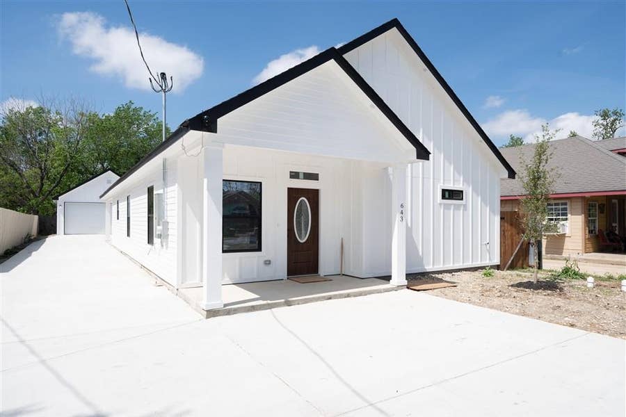Property photo for 643 Rayenell Avenue, Dallas, TX