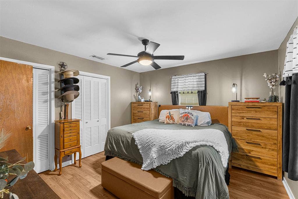 602 Colonial Drive, Athens, TX 75751 Primary bedroom
