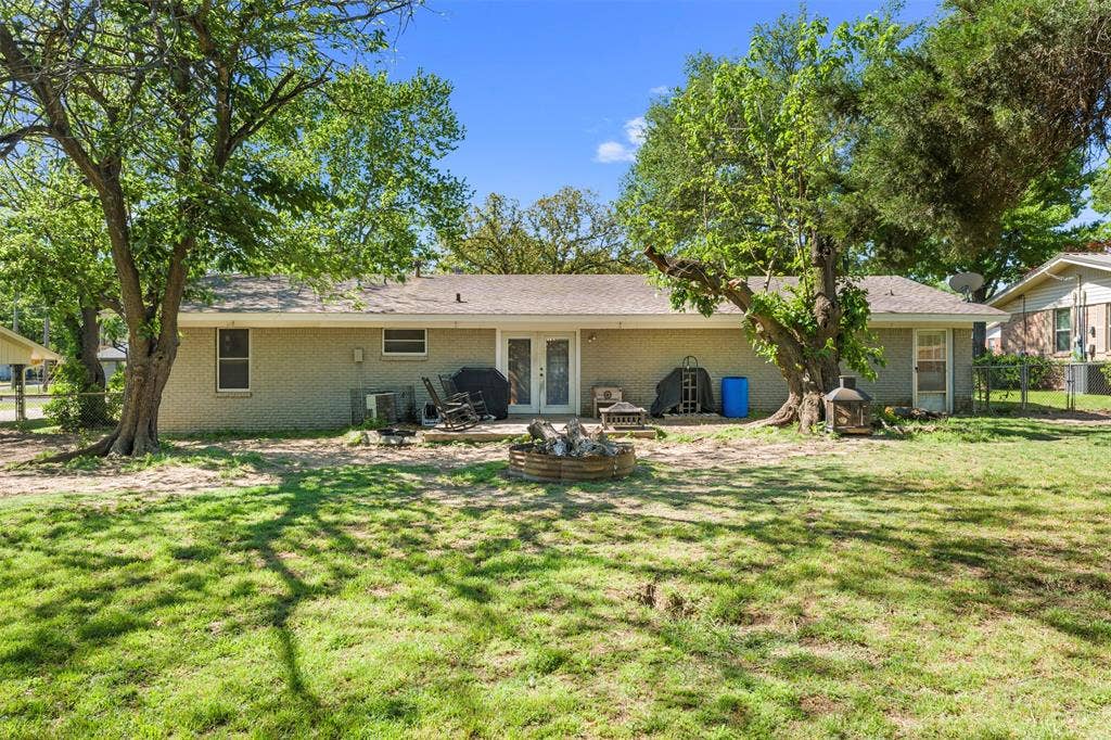 602 Colonial Drive, Athens, TX 75751 Back of home