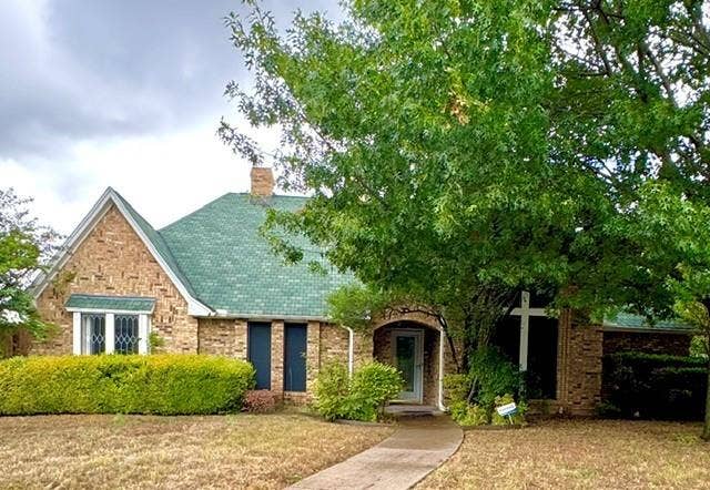 Property photo for 627 Meadowbrooke Place, Duncanville, TX