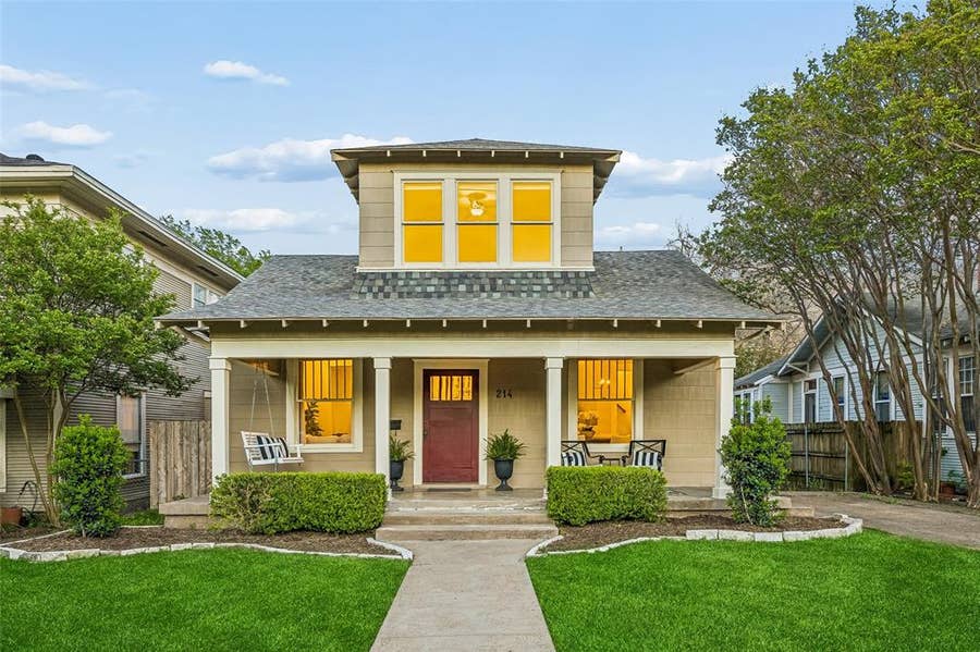 Property photo for 214 S Montclair Avenue, Dallas, TX