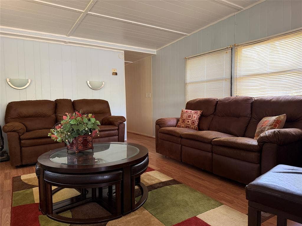 6075 County Road 1411, Malakoff, TX 75148 6075 County Road 1411, Malakoff, TX 75148