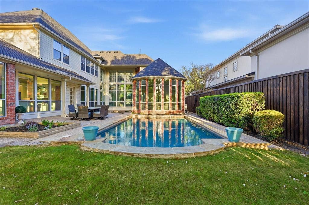 17431 Woods Edge Drive, Dallas, TX 75287