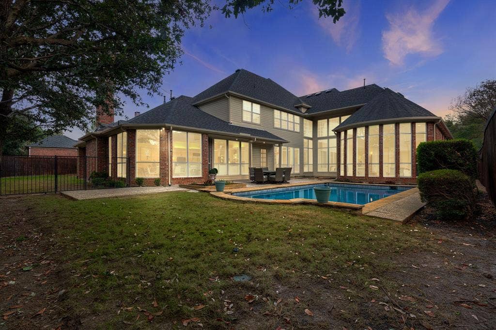 17431 Woods Edge Drive, Dallas, TX 75287