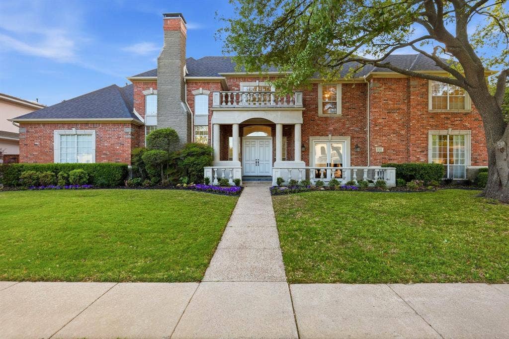 17431 Woods Edge Drive, Dallas, TX 75287