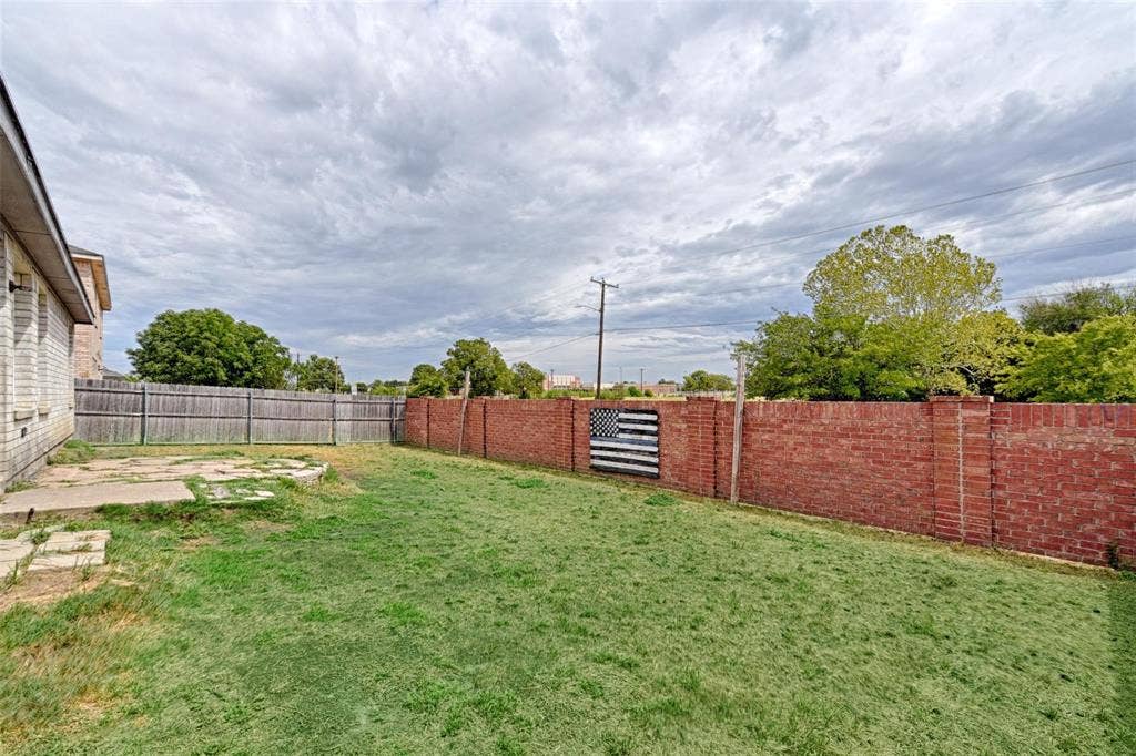 5348 Cameron Drive, Grand Prairie, TX 75052