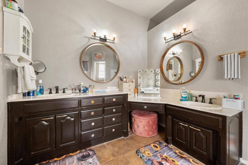 2800 Coventry Road, Crowley, TX 76036 2800 Coventry Road, Crowley, TX 76036