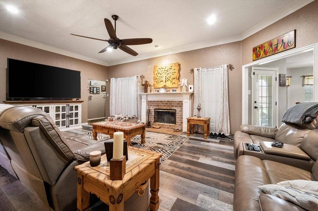 2800 Coventry Road, Crowley, TX 76036 2800 Coventry Road, Crowley, TX 76036