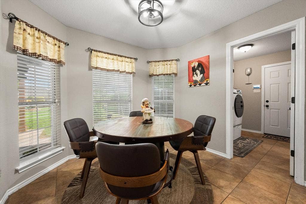 2800 Coventry Road, Crowley, TX 76036 2800 Coventry Road, Crowley, TX 76036