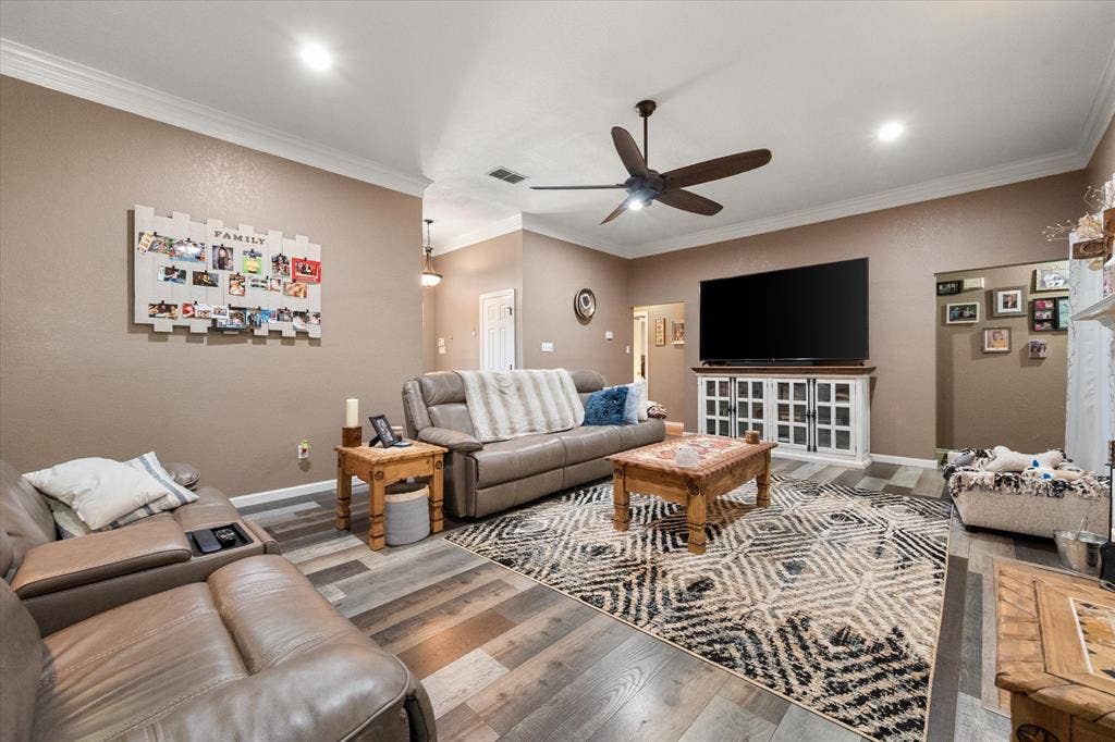 2800 Coventry Road, Crowley, TX 76036 2800 Coventry Road, Crowley, TX 76036