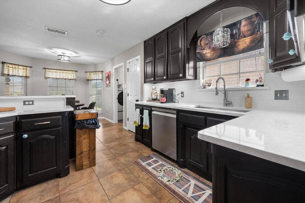 2800 Coventry Road, Crowley, TX 76036 2800 Coventry Road, Crowley, TX 76036