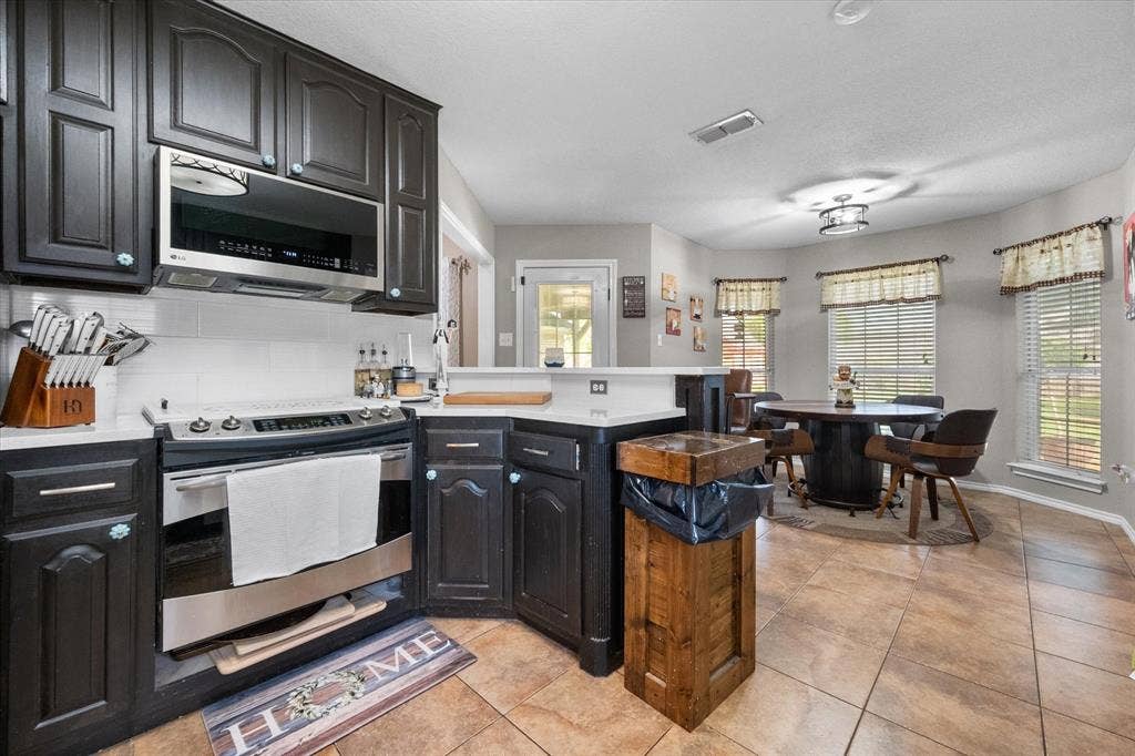 2800 Coventry Road, Crowley, TX 76036 2800 Coventry Road, Crowley, TX 76036