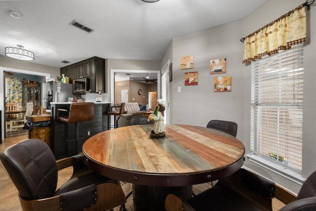 2800 Coventry Road, Crowley, TX 76036 2800 Coventry Road, Crowley, TX 76036