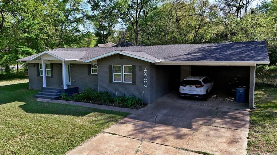 Property photo for 600 Bunny Rabbit Road, Athens, TX