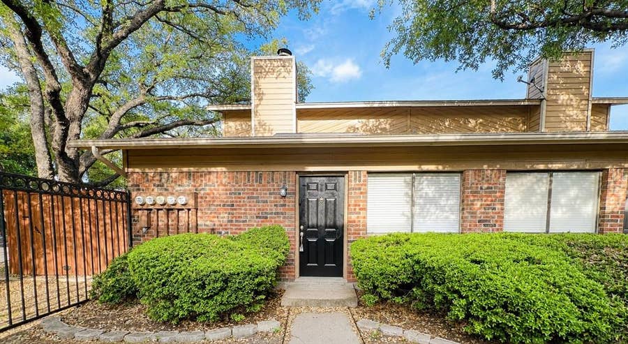 Property photo for 5759 Cedar Creek Drive, Benbrook, TX