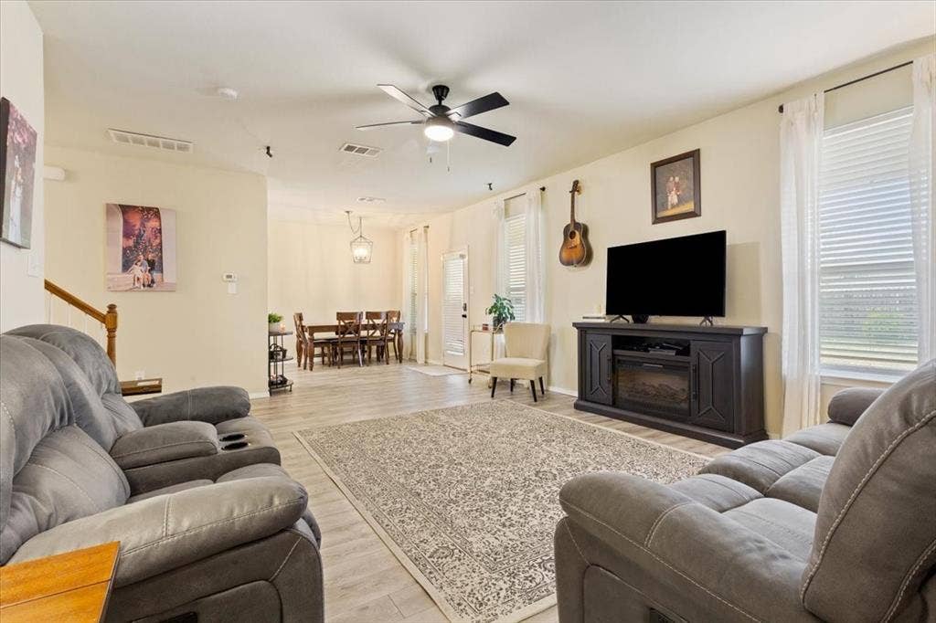6717 Cold Water Drive, Waco, TX 76712 6717 Cold Water Drive, Waco, TX 76712
