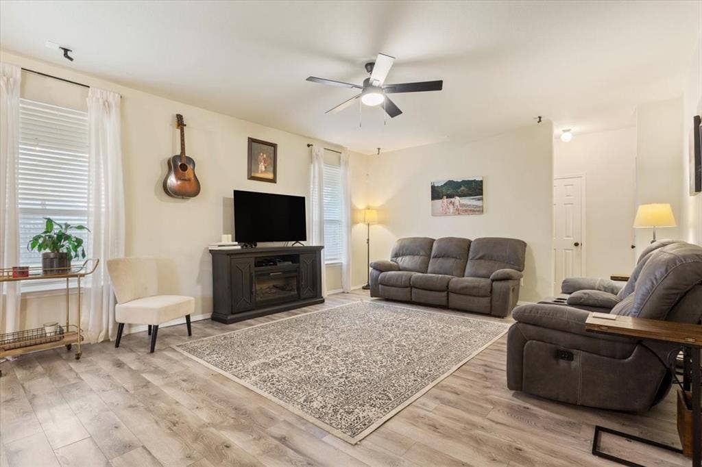 6717 Cold Water Drive, Waco, TX 76712 6717 Cold Water Drive, Waco, TX 76712