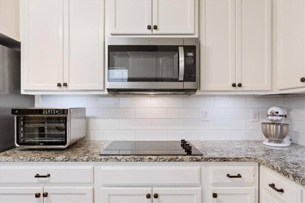 6717 Cold Water Drive, Waco, TX 76712 6717 Cold Water Drive, Waco, TX 76712