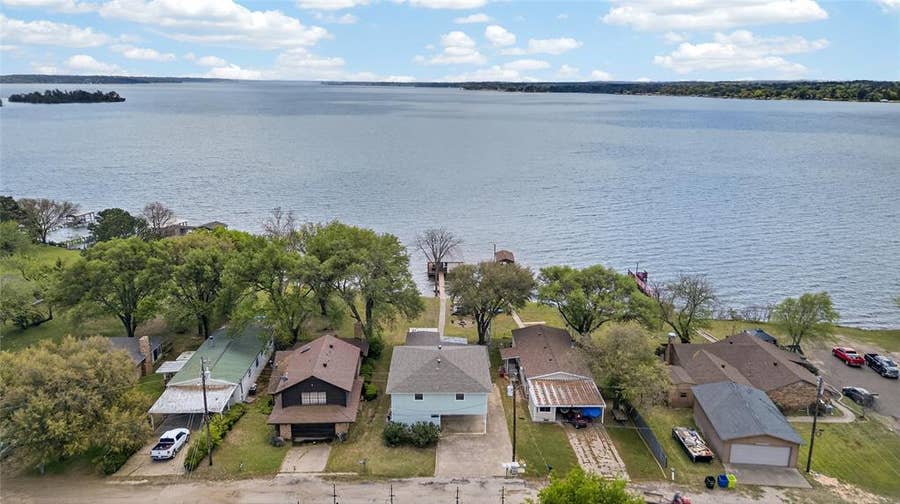 Property photo for 21308 Southwind Drive, Chandler, TX
