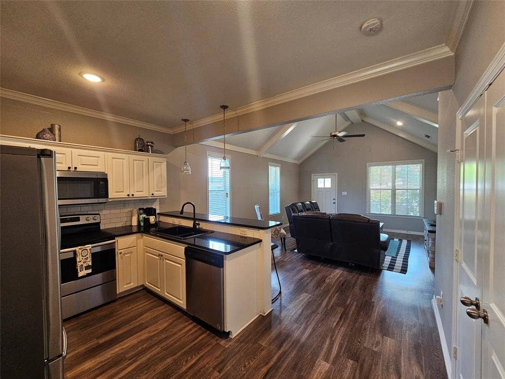 2946 Meadow Brook Trail, Tyler, TX 75701 2946 Meadow Brook Trail, Tyler, TX 75701