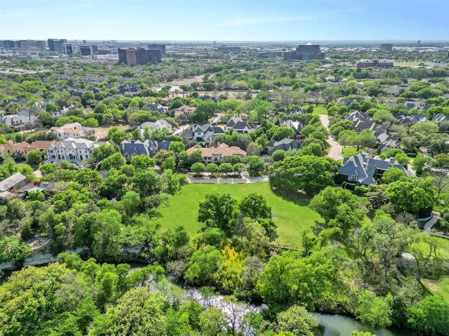 Property photo for 48 Braewood Place, Dallas, TX