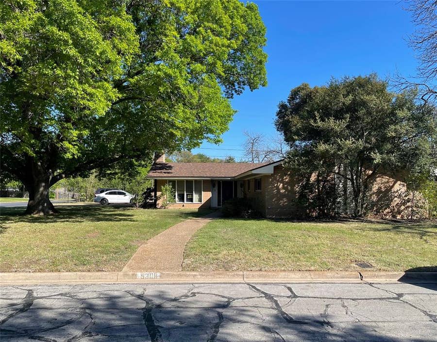 Property photo for 5300 Lake Crest Drive, Waco, TX