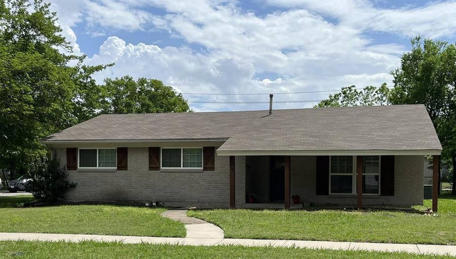 Property photo for 501 Sparks Street, Grand Prairie, TX