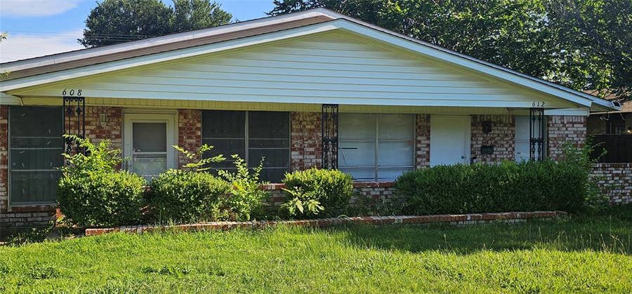Property photo for 608 Arbor Lane, Lancaster, TX