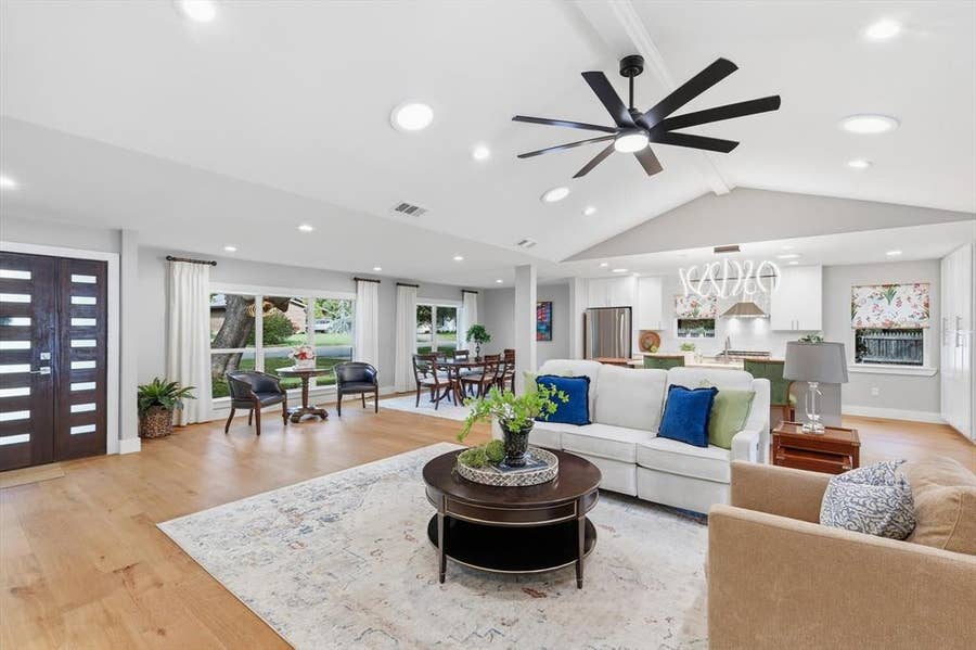 Property photo for 6722 Kingsbury Drive, Dallas, TX