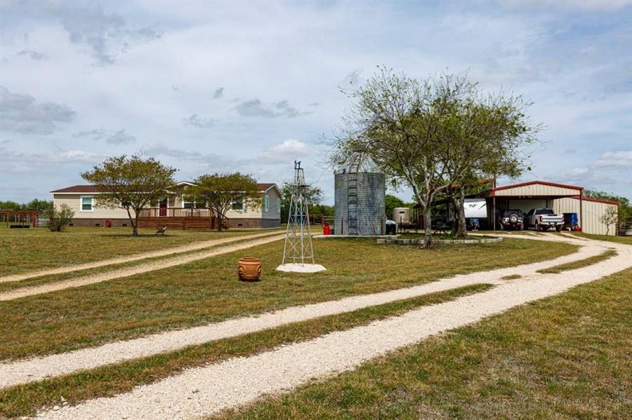 Property photo for 4880 WHITEHEAD Road, Midlothian, TX