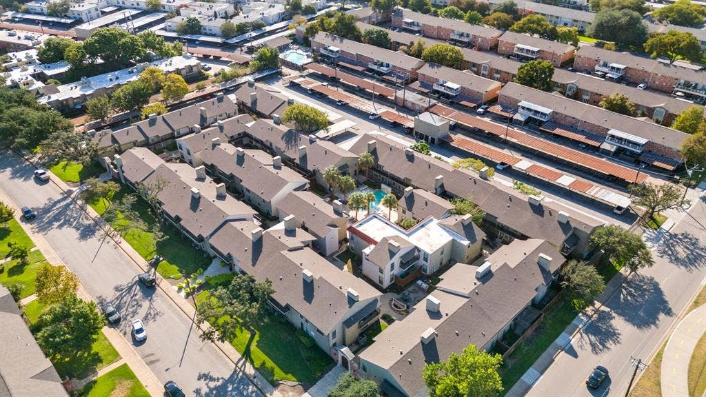 5806 Birchbrook Drive, #103, Dallas, TX 75206 Gated community in lower Greenville