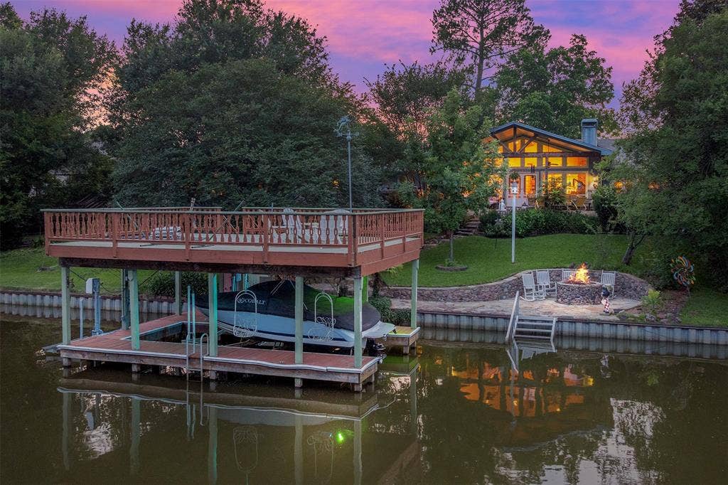 471 Stirrup Ranch Road, Trinidad, TX 75163 Come enjoy the peace and quiet at 471 Stirrup Ranch Rd.