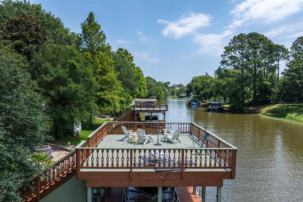 471 Stirrup Ranch Road, Trinidad, TX 75163 Party Deck on Boat Dock