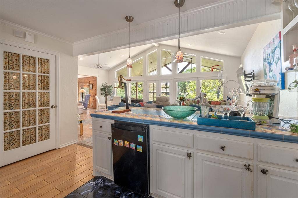 471 Stirrup Ranch Road, Trinidad, TX 75163 Wet Bar
