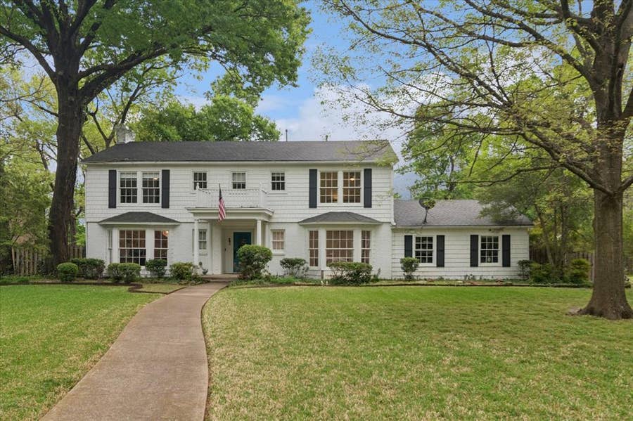 Property photo for 8106 San Benito Way, Dallas, TX