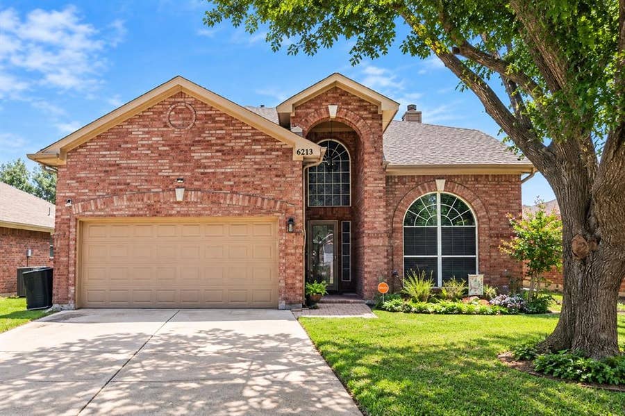 Property photo for 6213 Bowin Drive, Fort Worth, TX