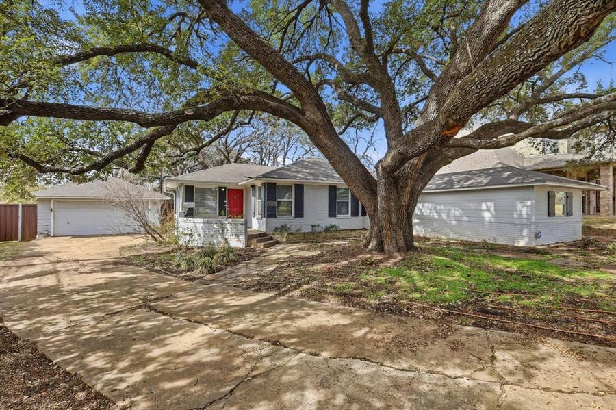 Property photo for 9403 Thornberry Lane, Dallas, TX