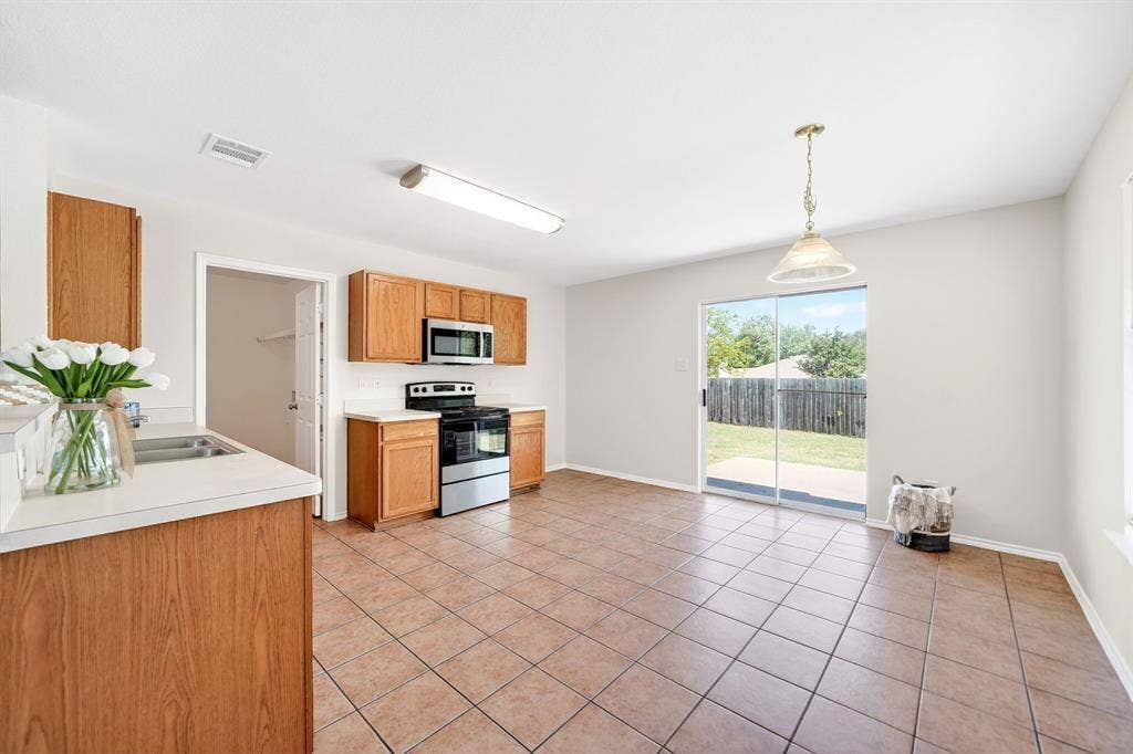 2800 Arbury Drive, McKinney, TX 75071 2800 Arbury Drive, McKinney, TX 75071