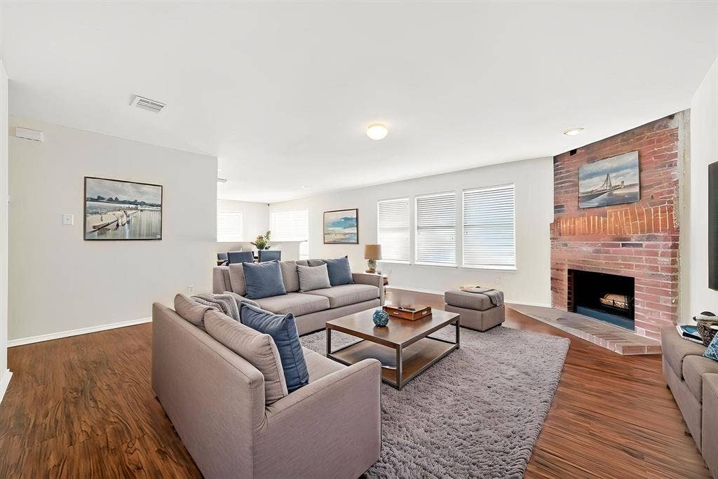 2800 Arbury Drive, McKinney, TX 75071 Virtually staged.