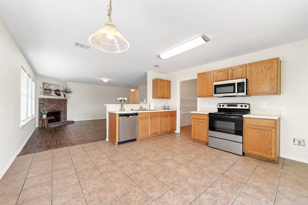 2800 Arbury Drive, McKinney, TX 75071 2800 Arbury Drive, McKinney, TX 75071