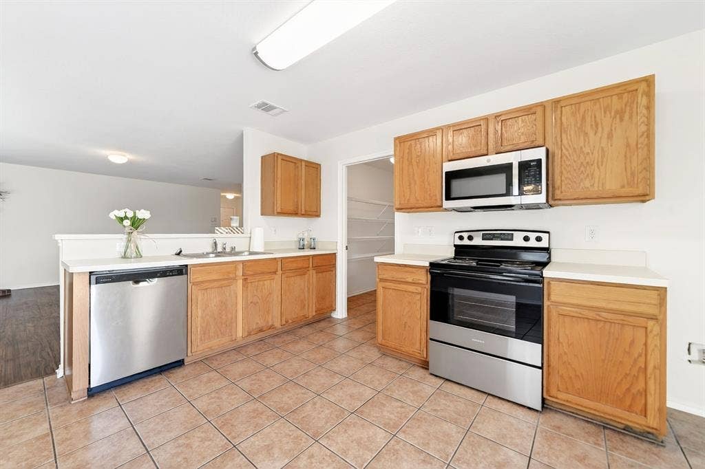 2800 Arbury Drive, McKinney, TX 75071 2800 Arbury Drive, McKinney, TX 75071