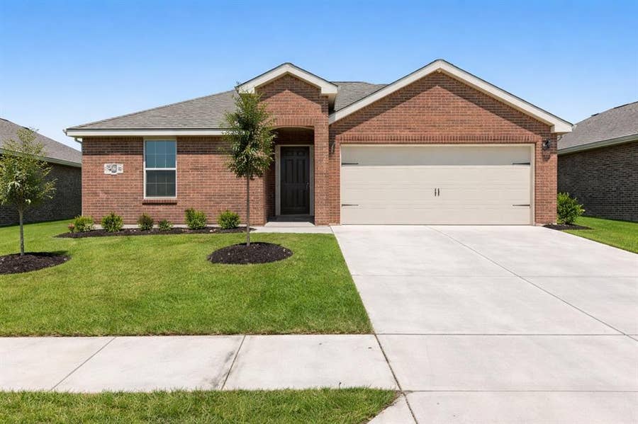 Property photo for 305 Banner Avenue, Royse City, TX