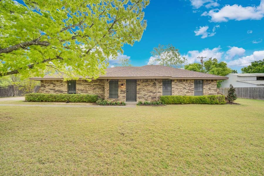 Property photo for 104 Prairie View Lane, Red Oak, TX