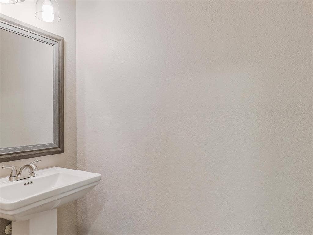 316 Spurlock Drive, Krum, TX 76249