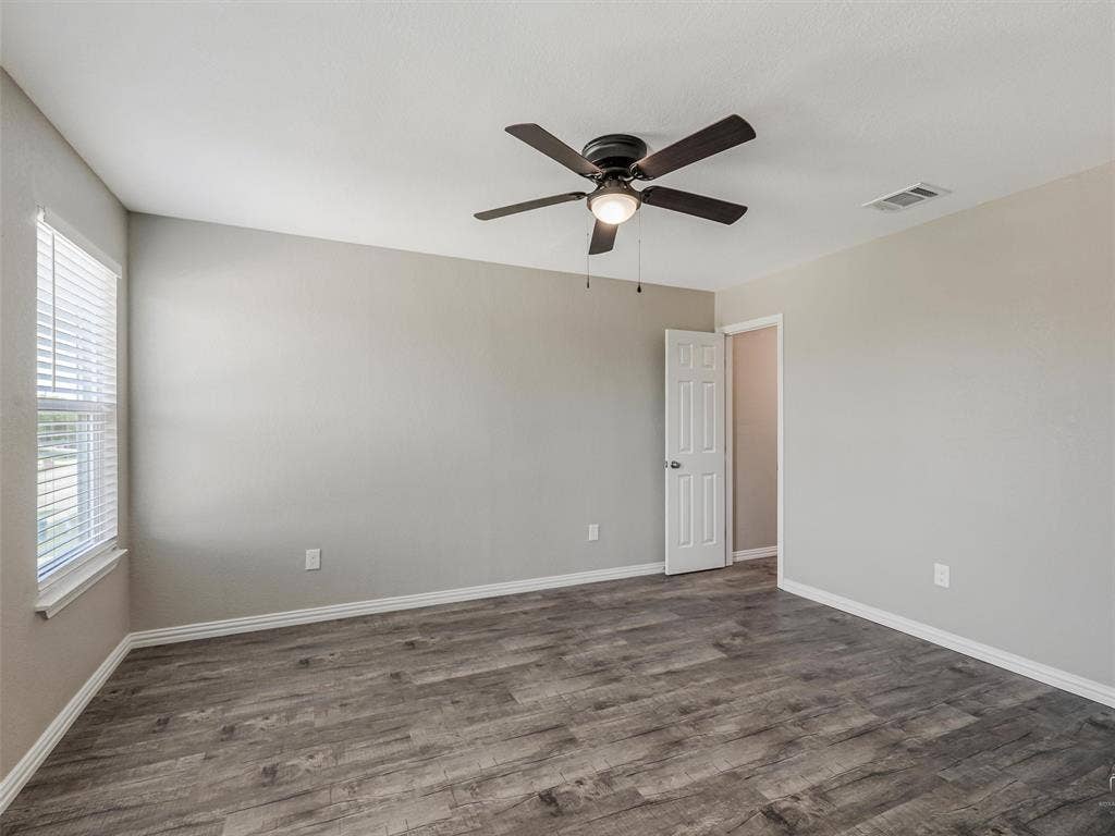 316 Spurlock Drive, Krum, TX 76249