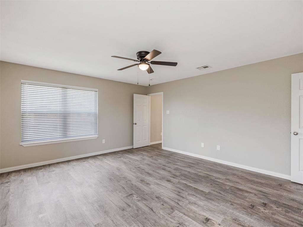316 Spurlock Drive, Krum, TX 76249